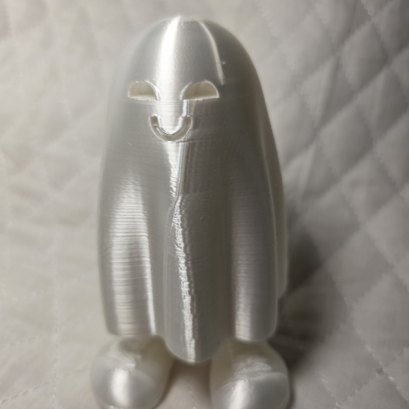 Charming White Ghost Decor - Picture 1 of 7